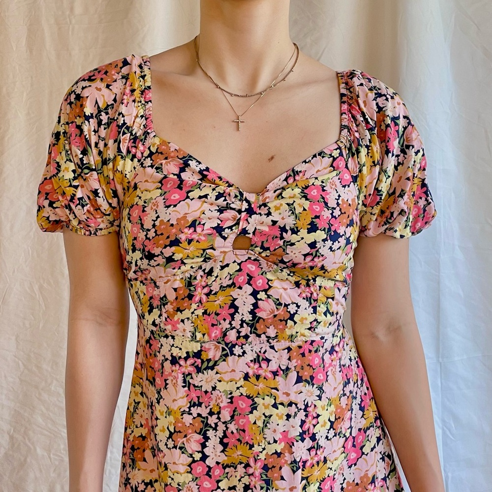 NWOT Billabong Sweetheart Neckline Puff Sleeve Floral Mini Dress - Picture 2 of 15